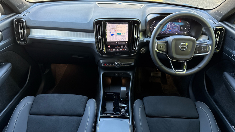 Volvo XC40 2.0 B4P Plus Dark 5dr Auto Petrol Estate